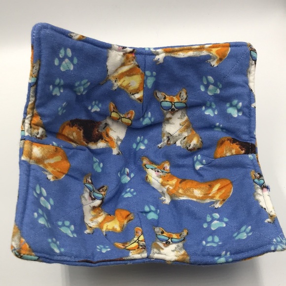 Blue Corgi Wearing Aviator Sunglasses Flannel Fabric Bowl Cozy 1 Pc. - Picture 3 of 5